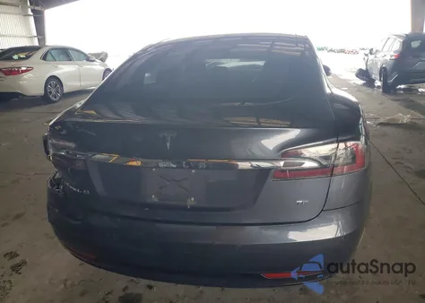 2017 Tesla Model S z USA, uszkodzony, nr VIN 5YJSA1E10HF187122